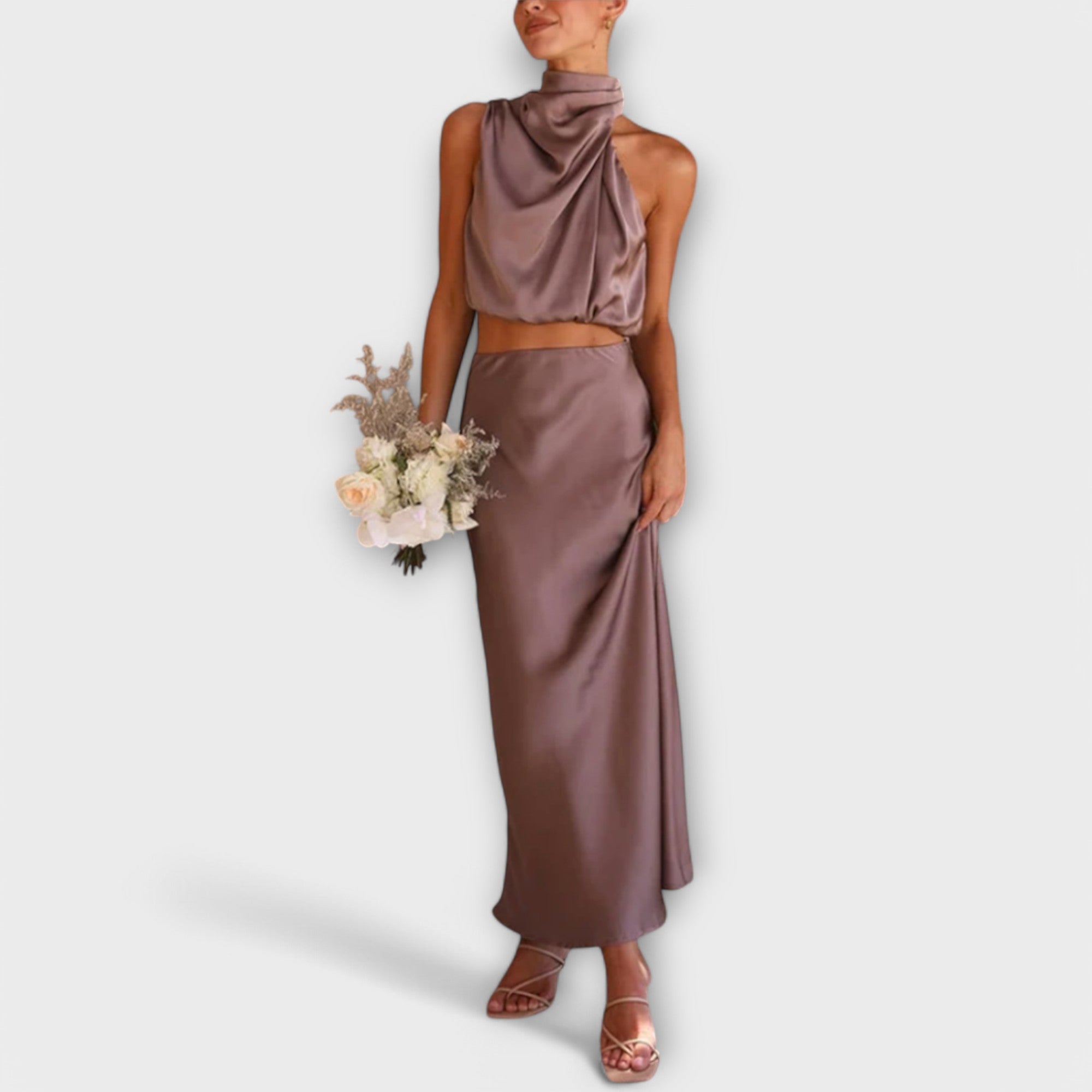 Vêtue pour un look élégant